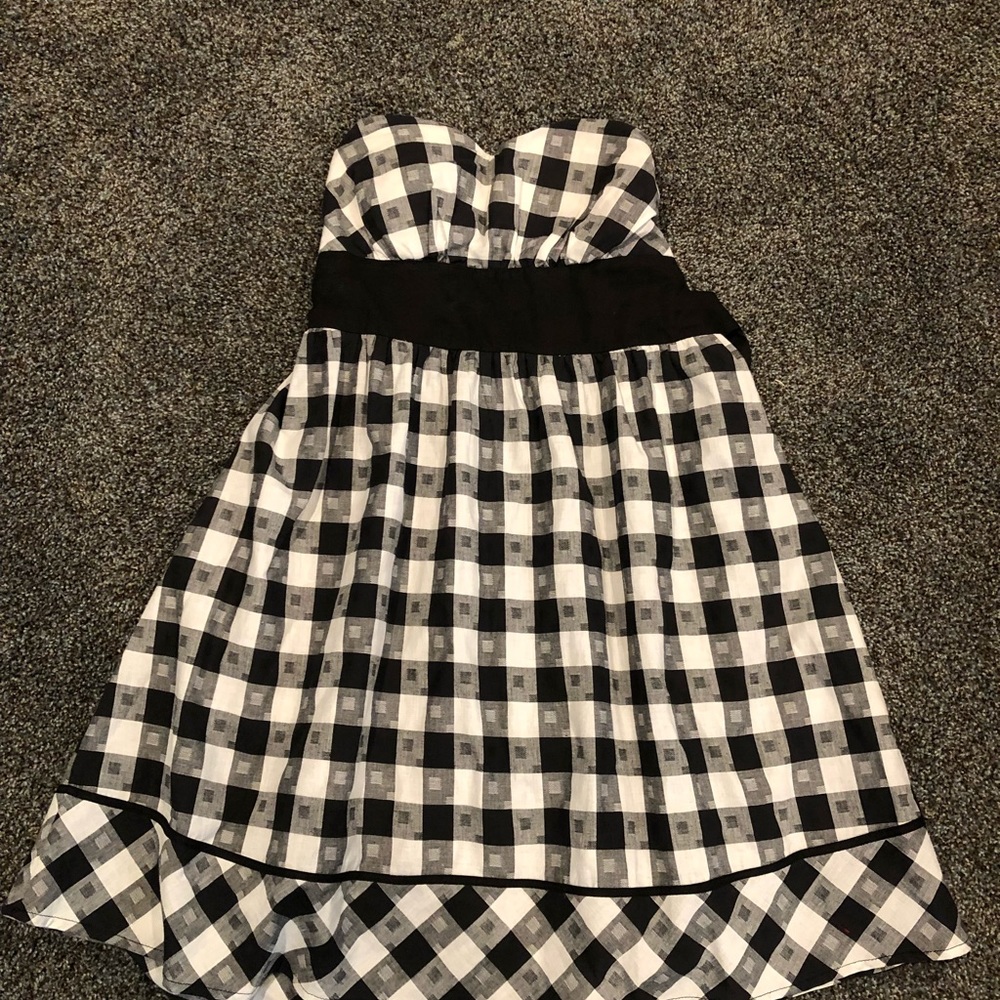 Sleeveless gingham dress